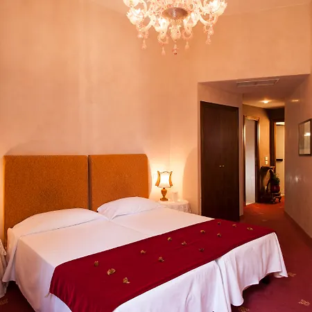 Hotel Columbia 3*