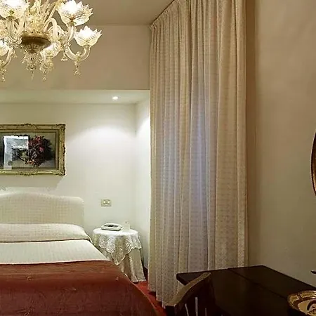 Columbia Hotel