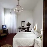 Отель Columbia 3*